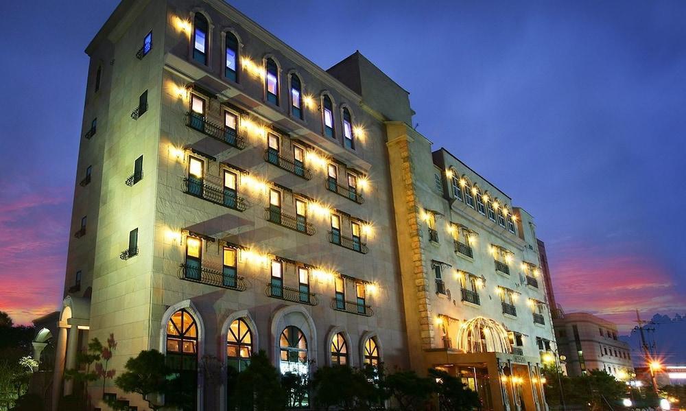 Incheon Airport Oceanside Hotel Exterior photo